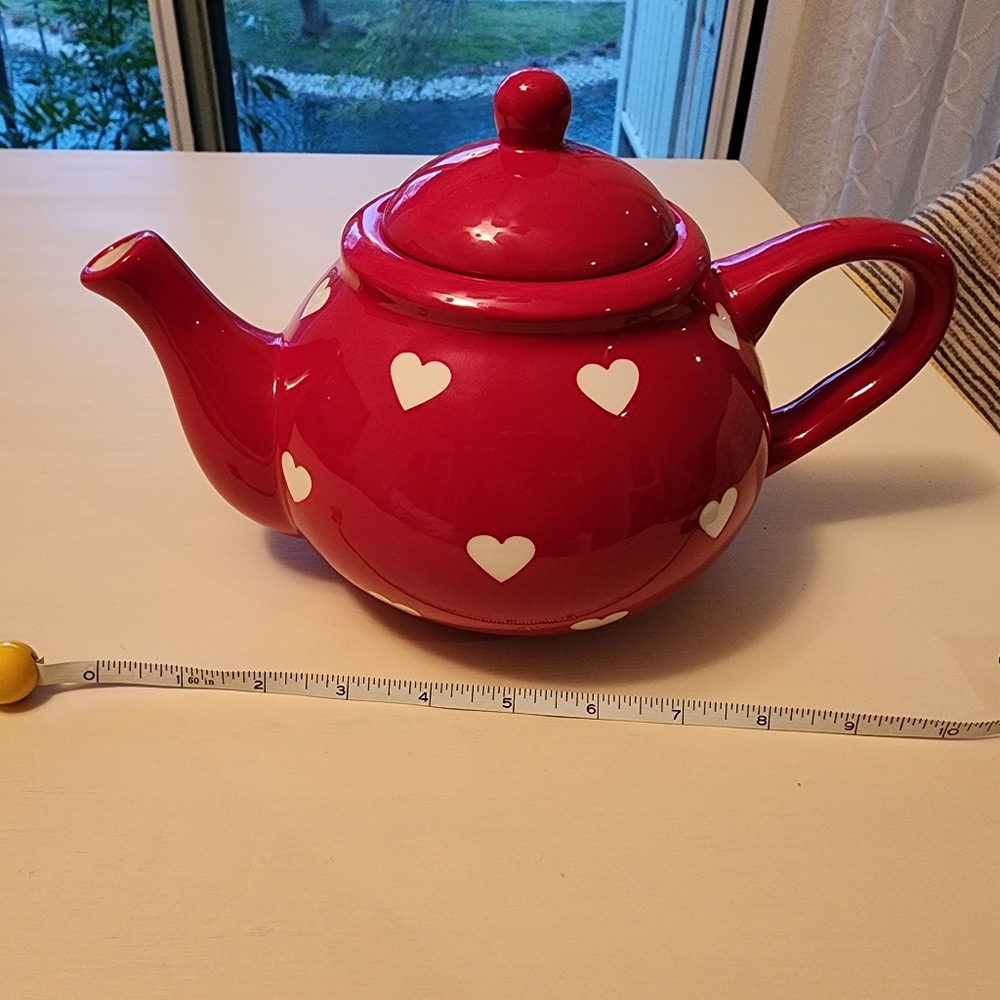 Heart tea kettle
